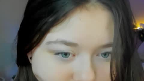 alluringeyess online show from 12-17-25, 06:19