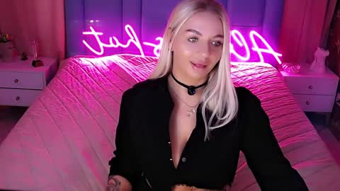 AlwaysHot online show from 03-18-26, 02:04