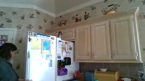 Snapshot of ally12334 chatting on 12-02-25, 05:52 ally12334 online show from 12-02-25, 05:52