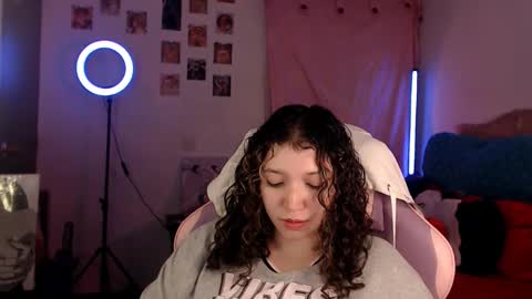 Snapshot of ally_donfort chatting on 02-09-26, 11:09 Ally online show from 02-09-26, 11:09