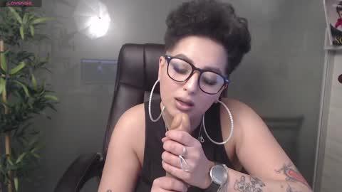         online show from 01-03-25, 10:29