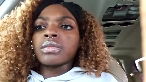 Snapshot of allylicious chatting on 01-26-25, 10:46 allylicious online show from 01-26-25, 10:46