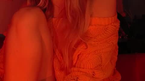 Snapshot of allymaxine chatting on 03-17-26, 05:38 AllyMaxine online show from 03-17-26, 05:38