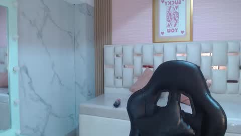 Allysa  online show from 11-10-25, 08:30