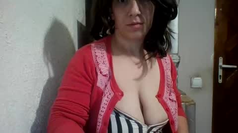 Snapshot of alma_amy chatting on 12-15-24, 10:47 Alma online show from 12-15-24, 10:47