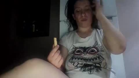 Snapshot of alma_amy chatting on 02-01-25, 09:19 Alma online show from 02-01-25, 09:19