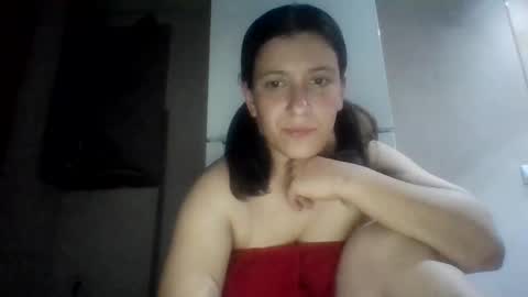 Snapshot of alma_amy chatting on 02-06-25, 09:17 Alma online show from 02-06-25, 09:17