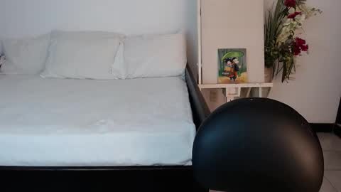 alma_art_ online show from 03-13-26, 08:15