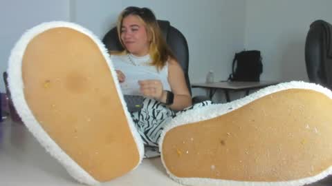 ALMA FENIX  online show from 04-05-26, 05:26