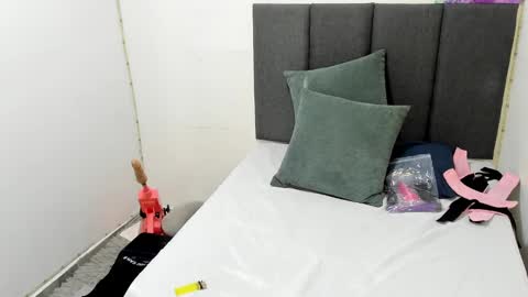 Snapshot of almaa__ chatting on 02-11-25, 08:10 Alma online show from 02-11-25, 08:10