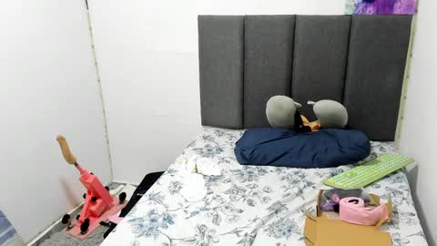 Snapshot of almaa__ chatting on 02-20-25, 11:10 Alma online show from 02-20-25, 11:10