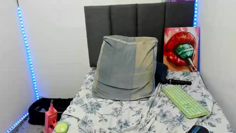 Snapshot of almaa__ chatting on 03-06-25, 01:37 Alma online show from 03-06-25, 01:37