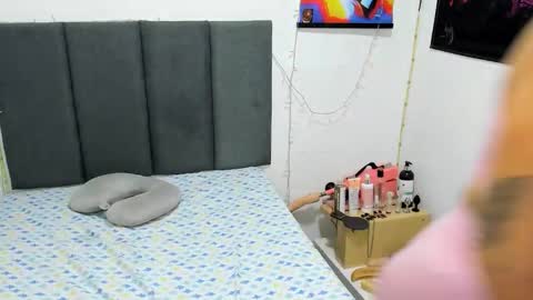 Snapshot of almaa__ chatting on 03-11-26, 09:32 Alma online show from 03-11-26, 09:32