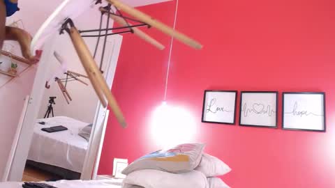 Snapshot of almacollins_09 chatting on 01-13-26, 03:17 almacollins 09 online show from 01-13-26, 03:17