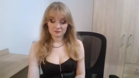Snapshot of almanature chatting on 09-30-25, 08:36 AlmaNature online show from 09-30-25, 08:36