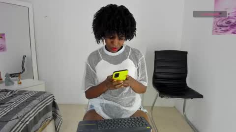 Snapshot of almasaennz chatting on 01-23-25, 08:45 online show from 01-23-25, 08:45