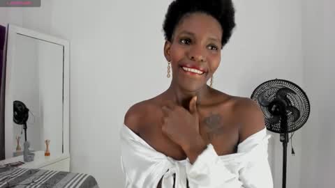 Snapshot of almasaennz chatting on 02-20-25, 08:03 online show from 02-20-25, 08:03