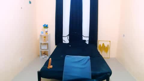 Almira online show from 10-26-25, 12:27