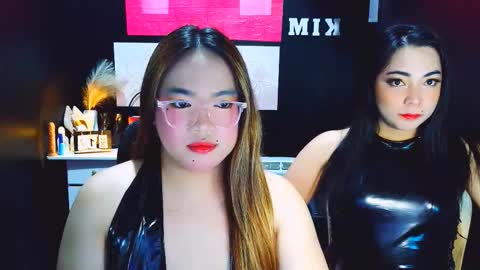 Snapshot of almirablont13 chatting on 12-17-25, 05:02 Almira online show from 12-17-25, 05:02