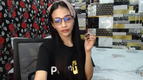 Snapshot of alondra_aleng_ereng chatting on 01-12-25, 02:35 Alondra online show from 01-12-25, 02:35