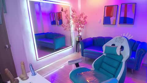 Alondra  online show from 01-06-26, 03:43