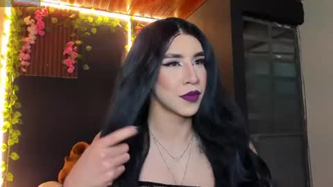 Hazel Bowie online show from 07-13-26, 04:04