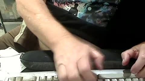 Loooopy online show from 06-18-26, 12:33