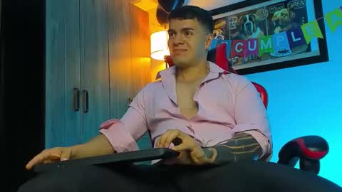 alpha_dominus_ online show from 11-24-25, 03:17