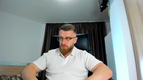 Alphaalexxx Lets reach Me 100 thumbs up online show from 06-09-26, 04:51