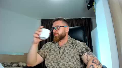 Alphaalexxx Lets reach Me 100 thumbs up online show from 06-18-26, 04:33