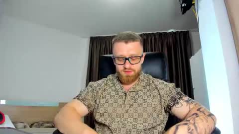 Alphaalexxx Lets reach Me 100 thumbs up online show from 06-19-26, 04:22