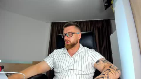 Alphaalexxx Lets reach Me 100 thumbs up online show from 06-21-26, 08:00