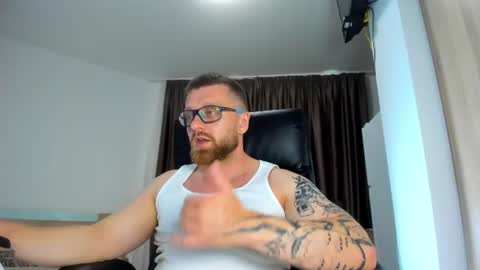 Alphaalexxx Lets reach Me 100 thumbs up online show from 06-25-26, 04:33