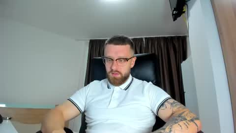 Alphaalexxx Lets reach Me 100 thumbs up online show from 07-20-26, 04:31