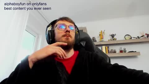 Snapshot of alphaboyfun chatting on 12-21-25, 12:56 Andi online show from 12-21-25, 12:56