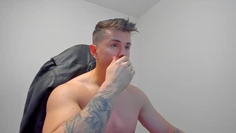 Snapshot of alphagodleatherking92 chatting on 12-23-24, 08:22 LeatherMaster online show from 12-23-24, 08:22