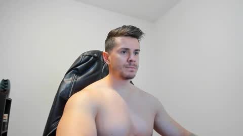 Snapshot of alphagodleatherking92 chatting on 12-30-24, 07:48 LeatherMaster online show from 12-30-24, 07:48