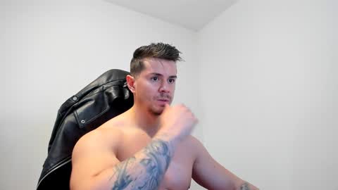 Snapshot of alphagodleatherking92 chatting on 01-15-25, 08:41 LeatherMaster online show from 01-15-25, 08:41