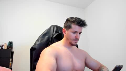 Snapshot of alphagodleatherking92 chatting on 01-21-25, 11:24 LeatherMaster online show from 01-21-25, 11:24