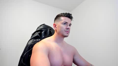 Snapshot of alphagodleatherking92 chatting on 02-23-25, 07:00 LeatherMaster online show from 02-23-25, 07:00