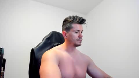 Snapshot of alphagodleatherking92 chatting on 03-02-25, 05:33 LeatherMaster online show from 03-02-25, 05:33