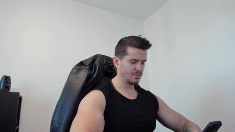 Snapshot of alphagodleatherking92 chatting on 09-18-25, 06:37 LeatherMaster online show from 09-18-25, 06:37