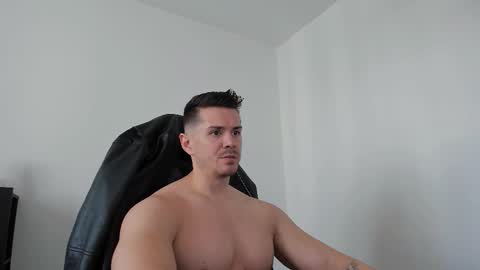 Snapshot of alphagodleatherking92 chatting on 09-24-25, 08:17 LeatherMaster online show from 09-24-25, 08:17