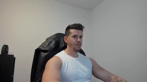 Snapshot of alphagodleatherking92 chatting on 10-06-25, 06:44 LeatherMaster online show from 10-06-25, 06:44