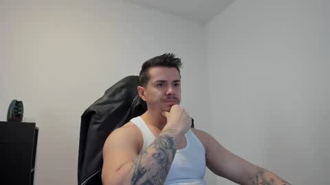 Snapshot of alphagodleatherking92 chatting on 10-11-25, 07:18 LeatherMaster online show from 10-11-25, 07:18