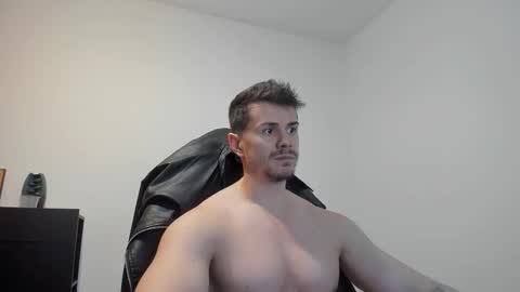 Snapshot of alphagodleatherking92 chatting on 11-30-25, 03:49 LeatherMaster online show from 11-30-25, 03:49