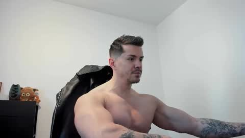 Snapshot of alphagodleatherking92 chatting on 01-12-26, 09:14 LeatherMaster online show from 01-12-26, 09:14