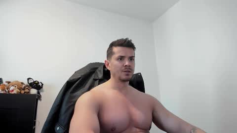 Snapshot of alphagodleatherking92 chatting on 02-25-26, 12:04 LeatherMaster online show from 02-25-26, 12:04