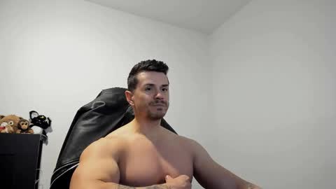Snapshot of alphagodleatherking92 chatting on 04-18-26, 07:07 LeatherMaster online show from 04-18-26, 07:07