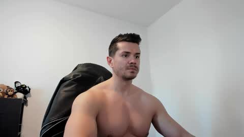 Snapshot of alphagodleatherking92 chatting on 04-20-26, 08:17 LeatherMaster online show from 04-20-26, 08:17